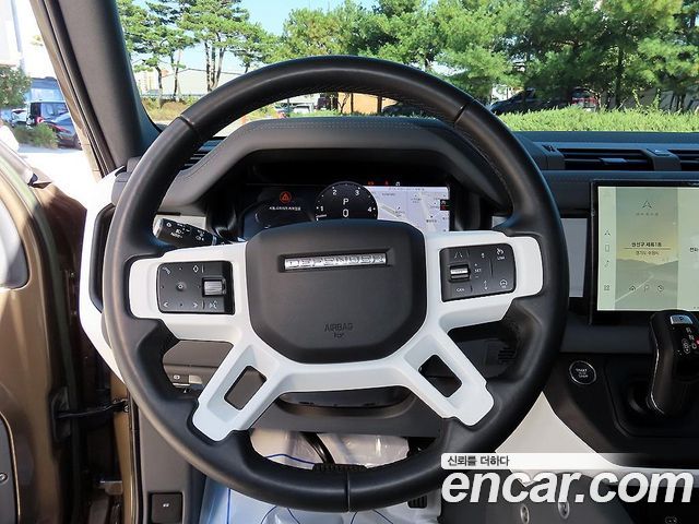 Land Rover Defender (L663) 110 D300 HSE 2023 — фото 16
