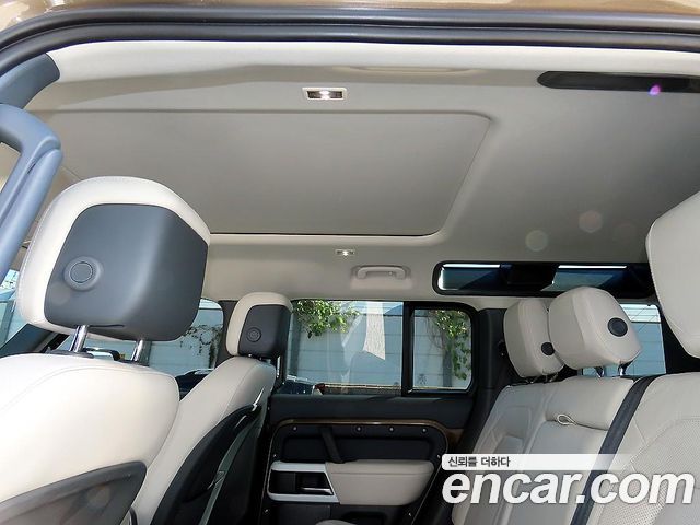 Land Rover Defender (L663) 110 D300 HSE 2023 — фото 23