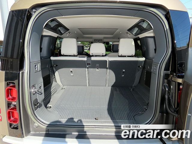 Land Rover Defender (L663) 110 D300 HSE 2023 — фото 24