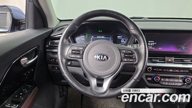 Kia Niro 1.6 HEV Noblesse Special 2020 — фото 12