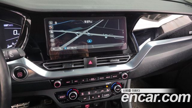 Kia Niro 1.6 HEV Noblesse Special 2020 — фото 13