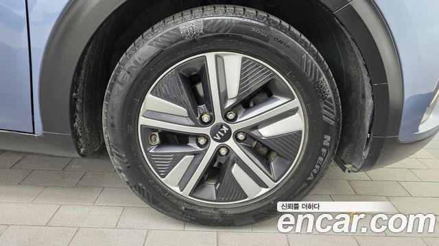 Kia Niro 1.6 HEV Noblesse Special 2020 — фото 21