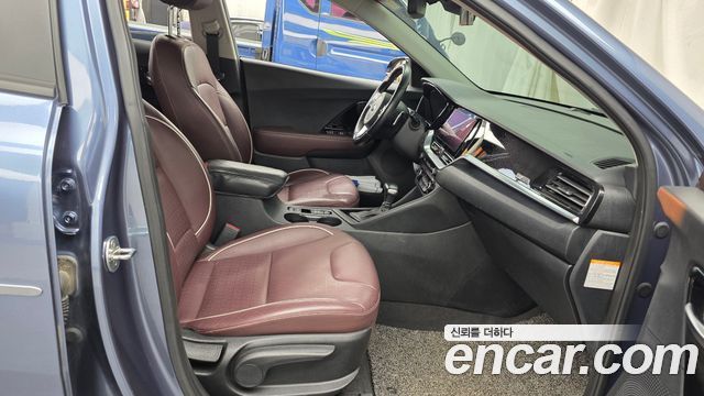 Kia Niro 1.6 HEV Noblesse Special 2020 — фото 26