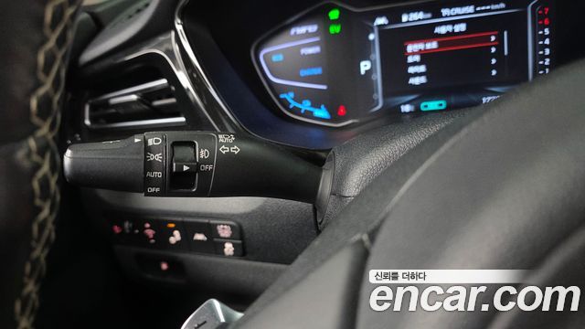 Kia Niro 1.6 HEV Noblesse Special 2020 — фото 30
