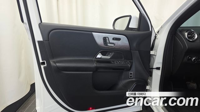 Mercedes-Benz GLB-Class (X247) GLB200 d 2021 — фото 24