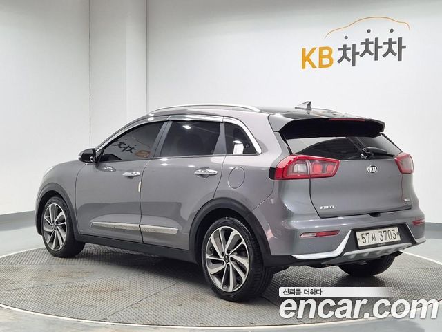 Kia Niro Noblesse 2017 — фото 2