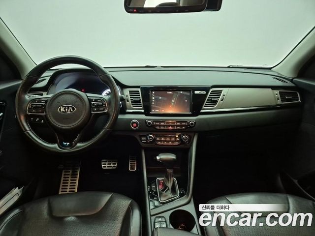 Kia Niro Noblesse 2017 — фото 7
