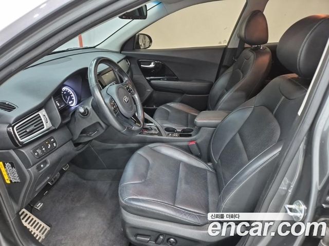 Kia Niro Noblesse 2017 — фото 15