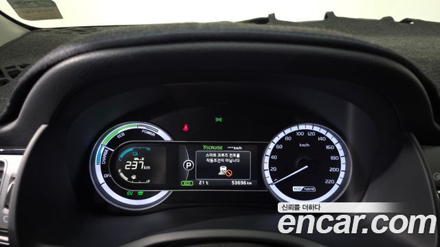 Kia Niro Prestige 2017 — фото 8