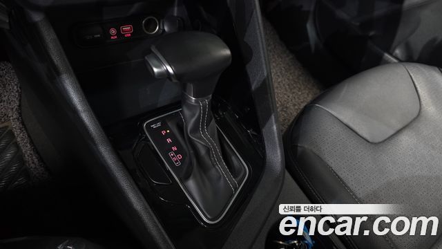 Kia Niro Prestige 2017 — фото 9