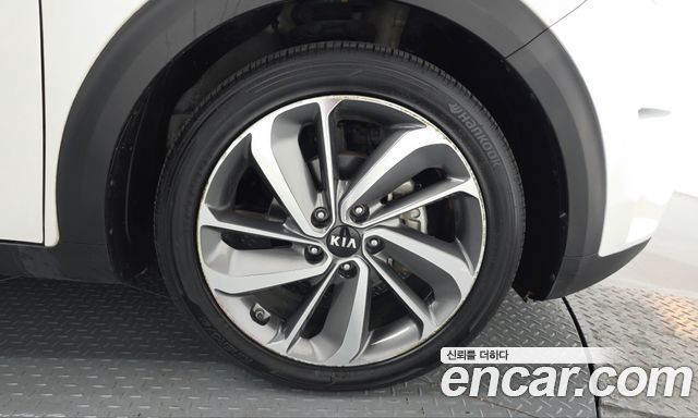 Kia Niro Prestige 2017 — фото 21