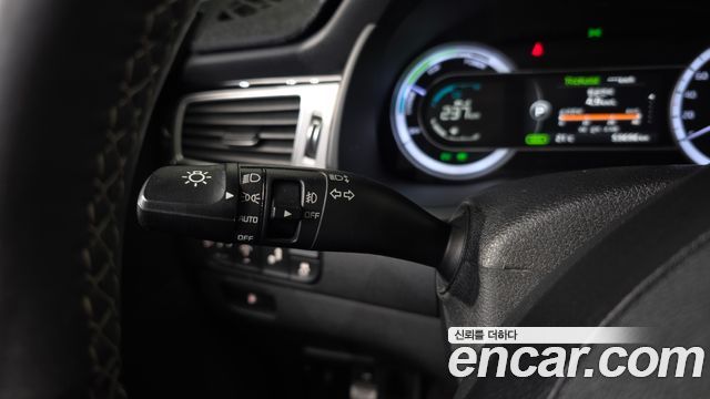 Kia Niro Prestige 2017 — фото 30