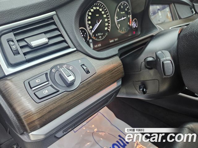 BMW 5 Series GT (F07) GT 30d 2012 — фото 16