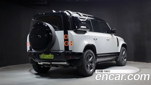 Land Rover Defender (L663) 110 D300 X-Dynamic HSE 2026 — фото 2