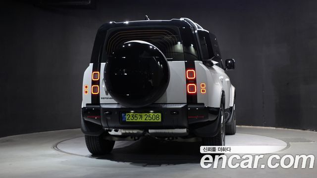 Land Rover Defender (L663) 110 D300 X-Dynamic HSE 2026 — фото 4