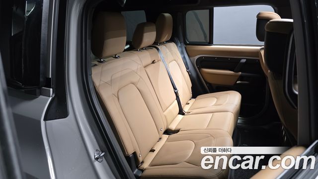 Land Rover Defender (L663) 110 D300 X-Dynamic HSE 2026 — фото 11