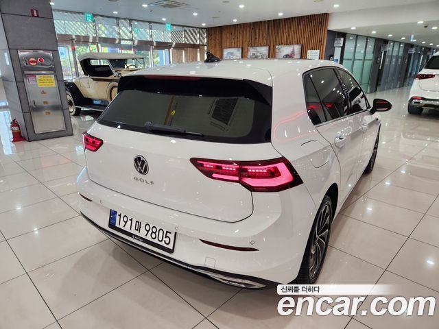 Volkswagen Golf (VIII) 2.0 TDI Prestige 2023 — фото 2