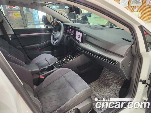 Volkswagen Golf (VIII) 2.0 TDI Prestige 2023 — фото 16