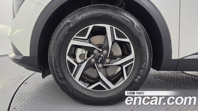 Kia Sportage (V) Diesel 2.0 2WD Prestige 2023 — фото 5