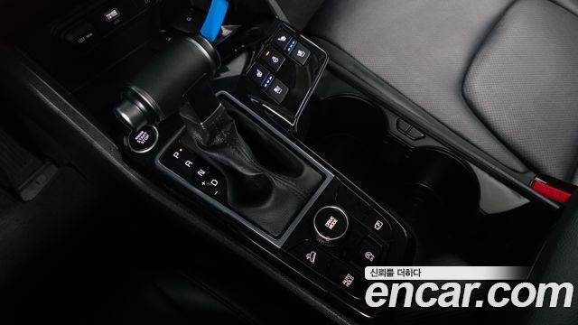 Kia Sportage (V) Diesel 2.0 2WD Prestige 2023 — фото 9
