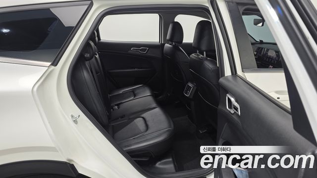 Kia Sportage (V) Diesel 2.0 2WD Prestige 2023 — фото 12
