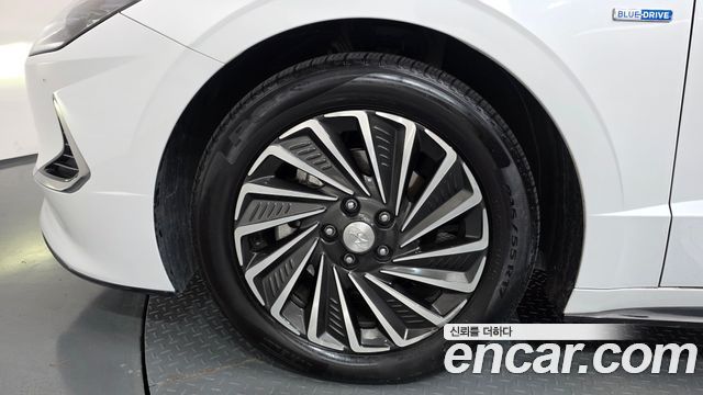 Hyundai Sonata Hybrid (DN8) Premium Family 2020 — фото 5