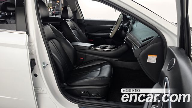Hyundai Sonata Hybrid (DN8) Premium Family 2020 — фото 26