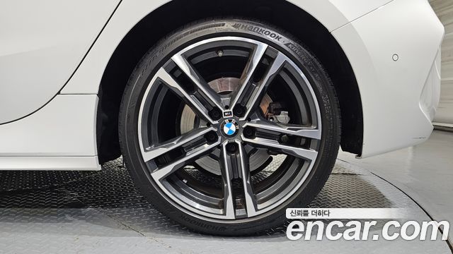 BMW 1 Series (F40) 120i M Sports 2024 — фото 21