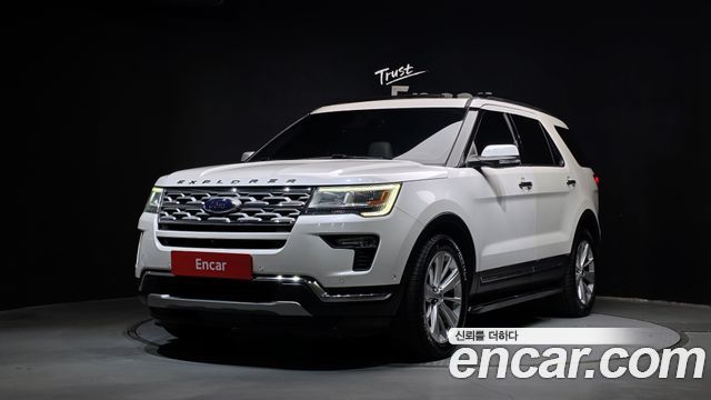 Ford Explorer 2.3 Limited 4WD 5th