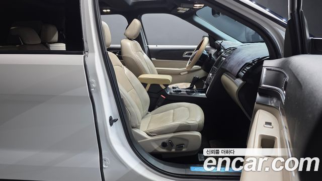 Ford Explorer 2.3 Limited 4WD 5th 2018 — фото 11