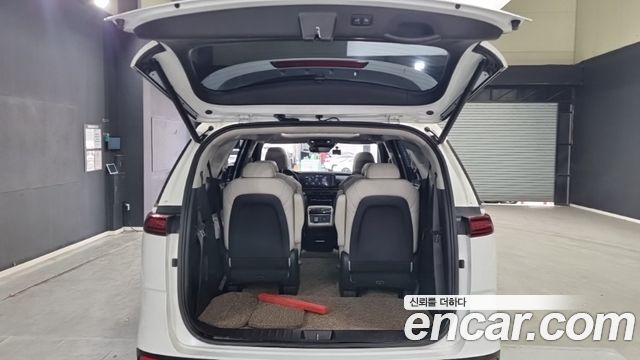 Kia Carnival (IV) Gasoline 9-Seater Signature 2023 — фото 16