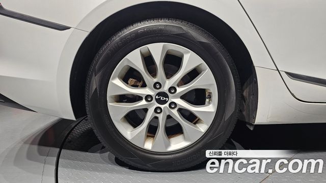 Kia K8 2.5 Gasoline 2WD Noblesse Light 2022 — фото 5