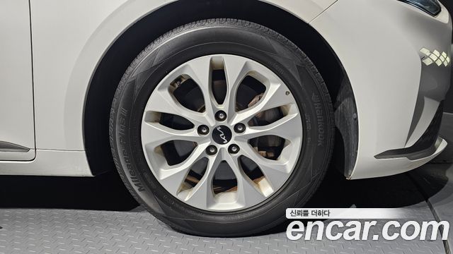 Kia K8 2.5 Gasoline 2WD Noblesse Light 2022 — фото 21