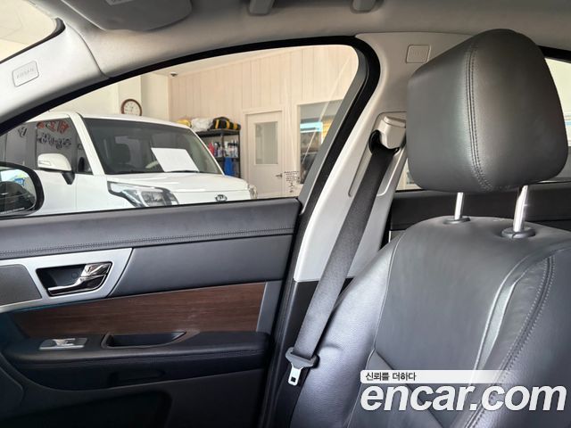 Jaguar XF 3.0SC Luxury X250 2015 — фото 4