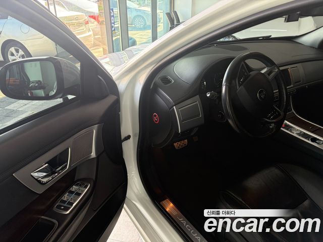 Jaguar XF 3.0SC Luxury X250 2015 — фото 15