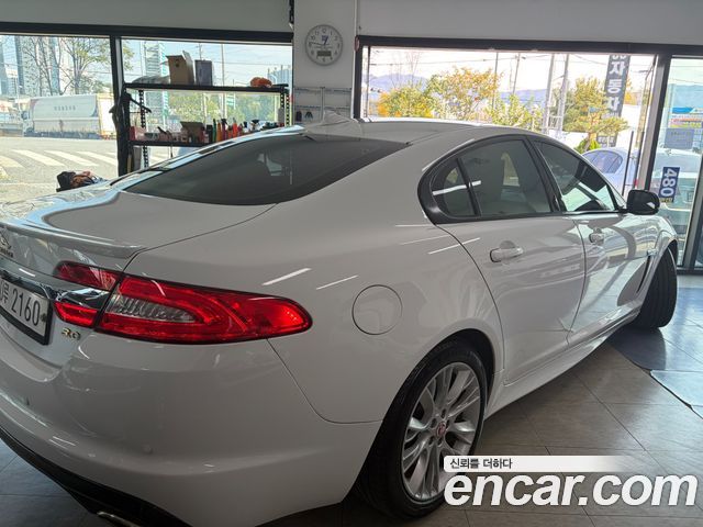 Jaguar XF 3.0SC Luxury X250 2015 — фото 23
