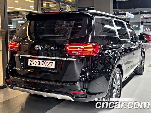 Kia Carnival 9-Seater Luxury 2020 — фото 4
