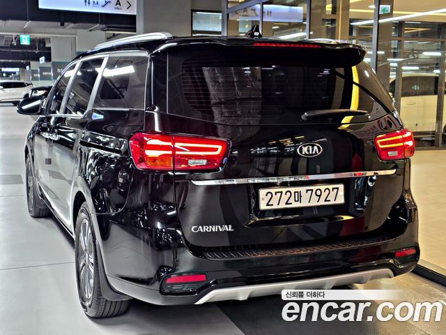 Kia Carnival 9-Seater Luxury 2020 — фото 5