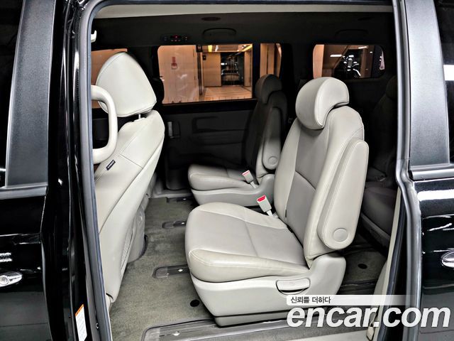 Kia Carnival 9-Seater Luxury 2020 — фото 8