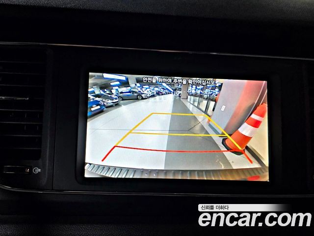 Kia Carnival 9-Seater Luxury 2020 — фото 19