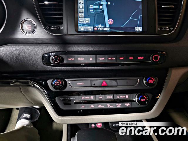 Kia Carnival 9-Seater Luxury 2020 — фото 20