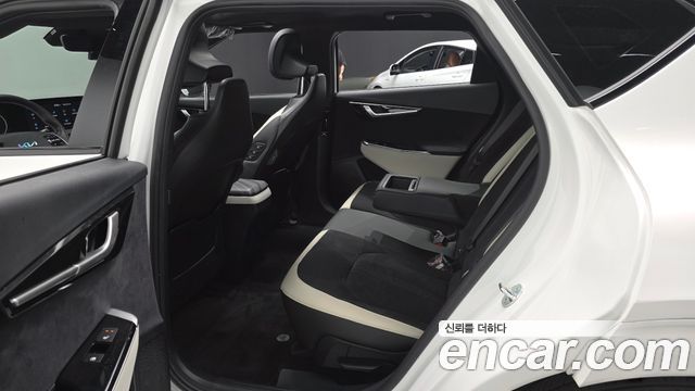 Kia EV6 Long Range 4WD GT Line 2024 — фото 11