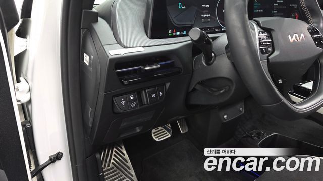 Kia EV6 Long Range 4WD GT Line 2024 — фото 13