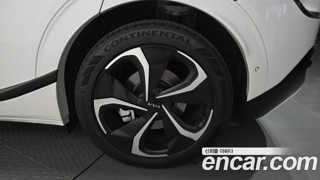 Kia EV6 Long Range 4WD GT Line 2024 — фото 21