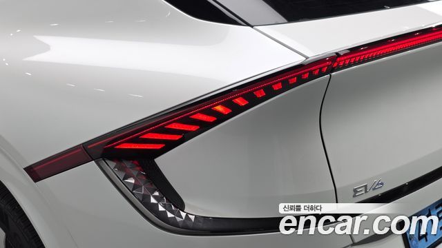 Kia EV6 Long Range 4WD GT Line 2024 — фото 23