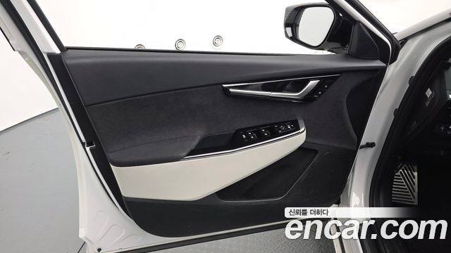 Kia EV6 Long Range 4WD GT Line 2024 — фото 24