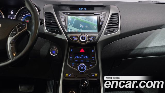 Hyundai Avante 1.6 GDi Modern Standard 2015 — фото 14