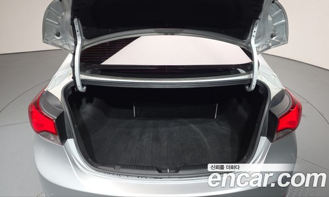 Hyundai Avante 1.6 GDi Modern Standard 2015 — фото 19