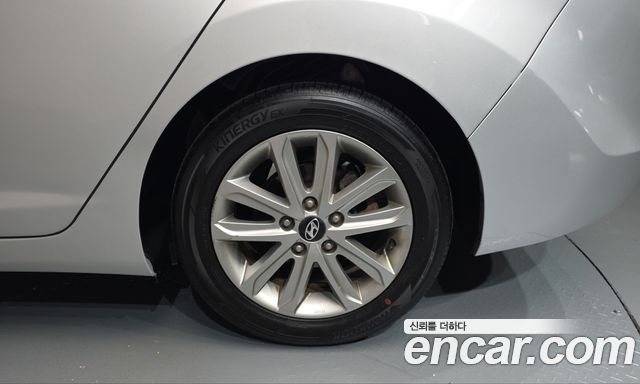 Hyundai Avante 1.6 GDi Modern Standard 2015 — фото 21