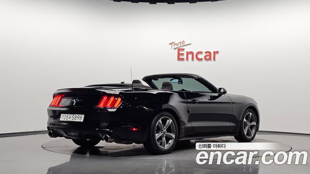 Ford Mustang Convertible 2016 — фото 2